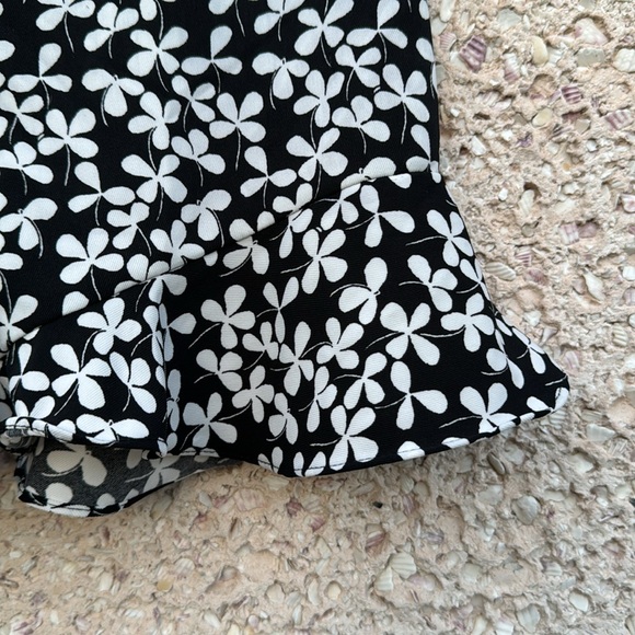 Who What Wear Clover Flutter Shorts NWT - Picture 2 of 6